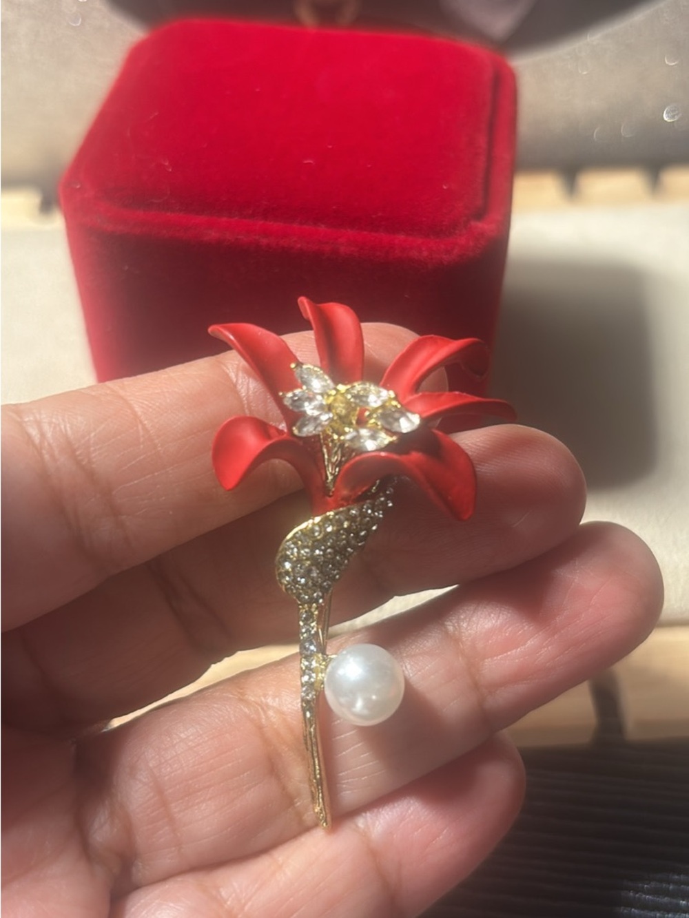 Elegant Red Flower Brooch with Pearl Accent - Gold Tone